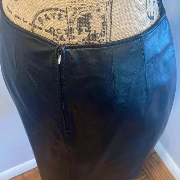 Apostrophe Leather Pencil Skirt - Picture 4 of 5